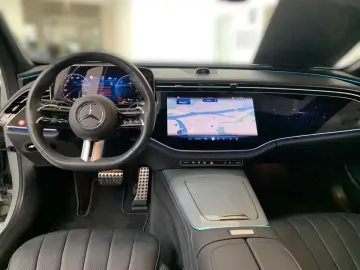 E 300 de 4M T *AMG*PANO*AHK*SITZKL*SUPERSCREEN*