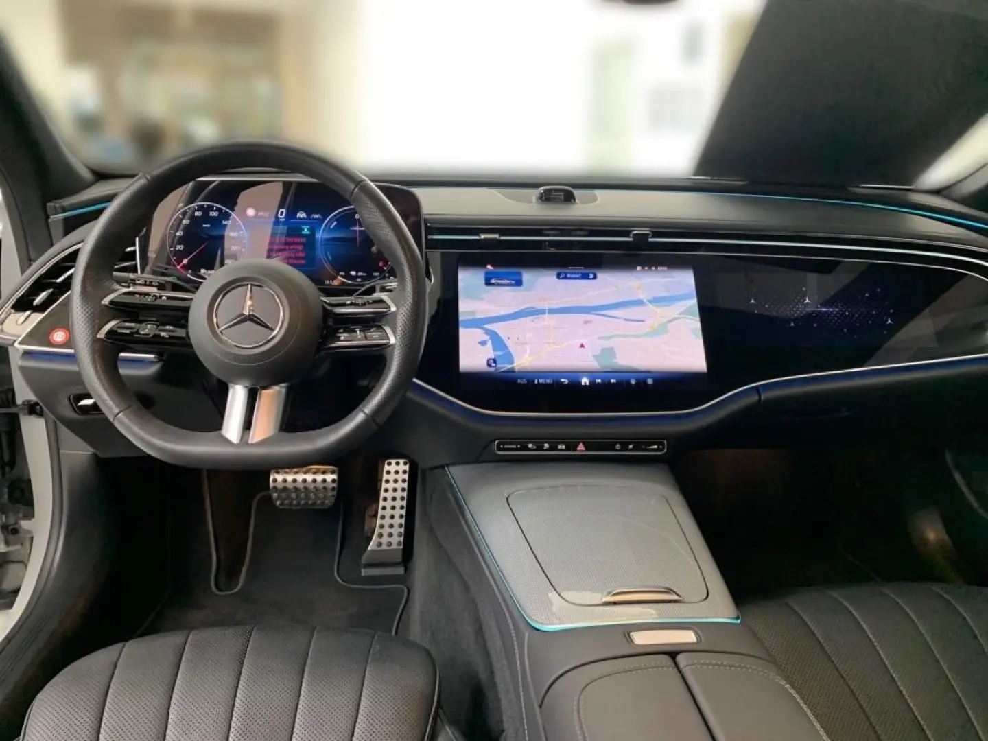 E 300 de 4M T *AMG*PANO*AHK*SITZKL*SUPERSCREEN*