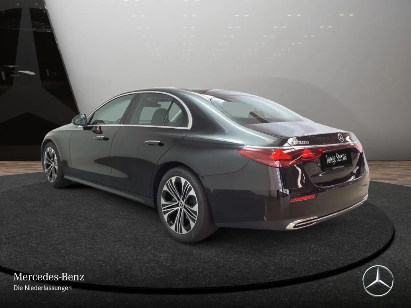 E 200 Avantgarde Advanced/PANO/LED/DISTR/19