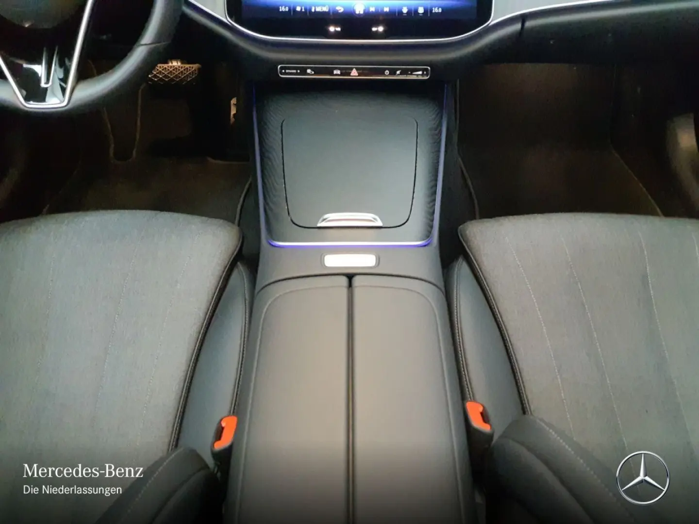E 200 Avantgarde Advanced/PANO/LED/DISTR/19