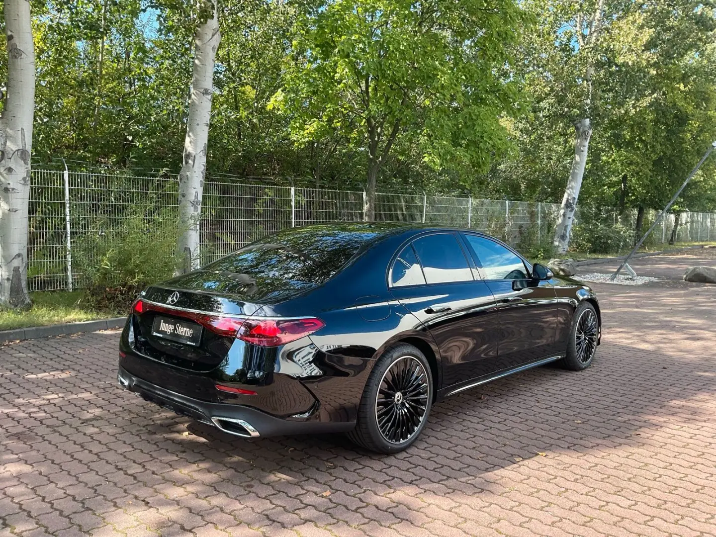 E 200 Limo AMG Night PanoD Dist 360K Superscreen