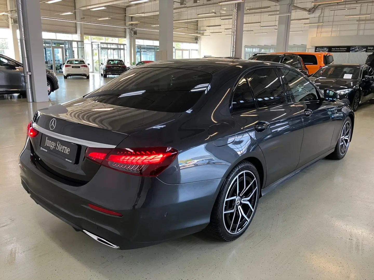 E 220 d AMG Pano Multibeam Distr Night RüCam