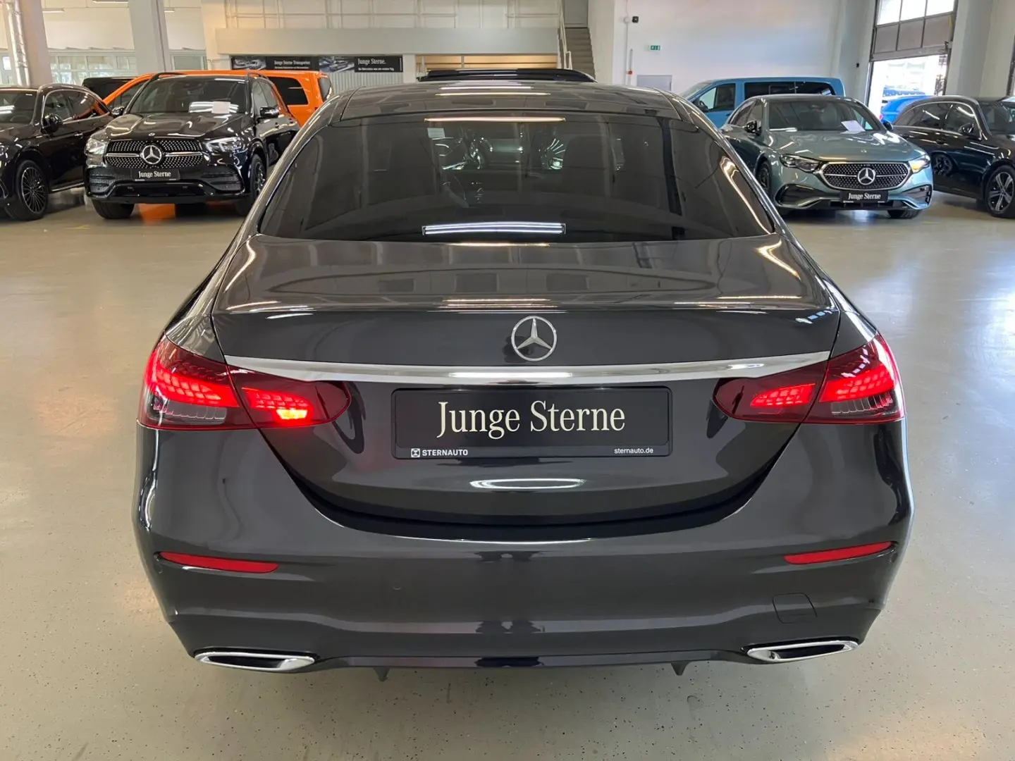 E 220 d AMG Pano Multibeam Distr Night RüCam