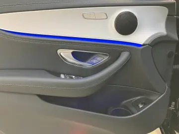 E 220 d AMG Pano Multibeam Distr Night RüCam