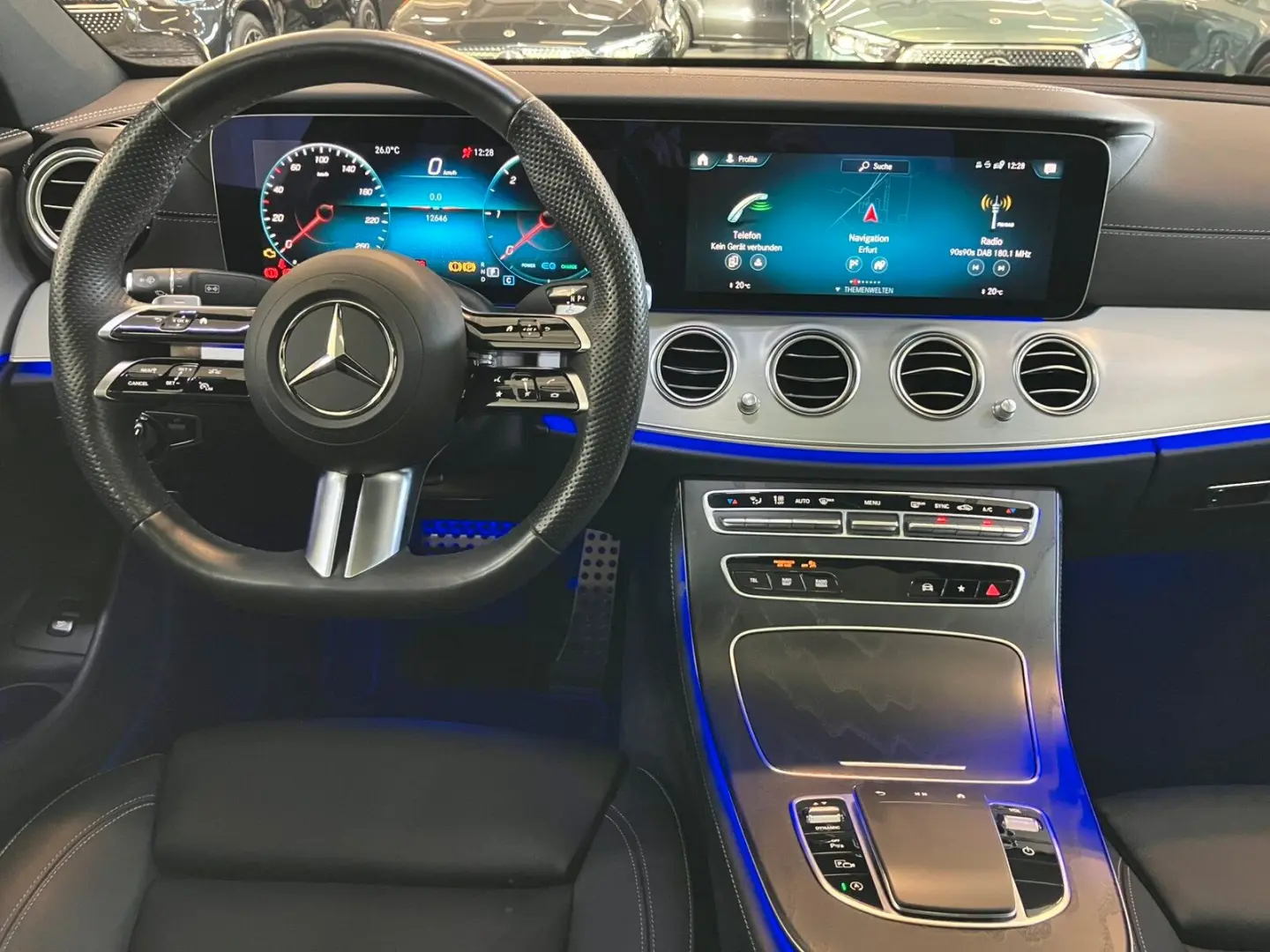 E 220 d AMG Pano Multibeam Distr Night RüCam