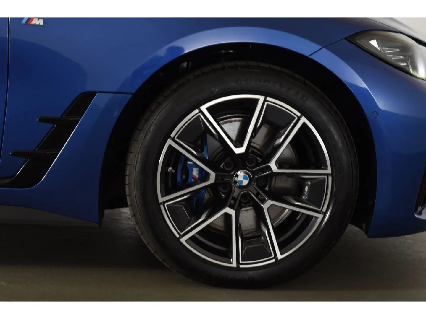 420 Gran Coupe d M Sport Harman Kardon Driving A