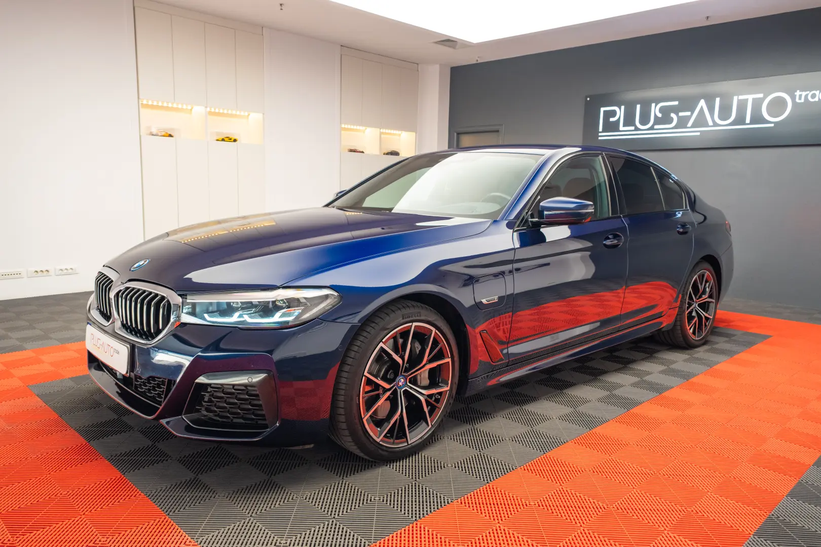 BMW 545e xDrive Pachet M Plug in Hybrid