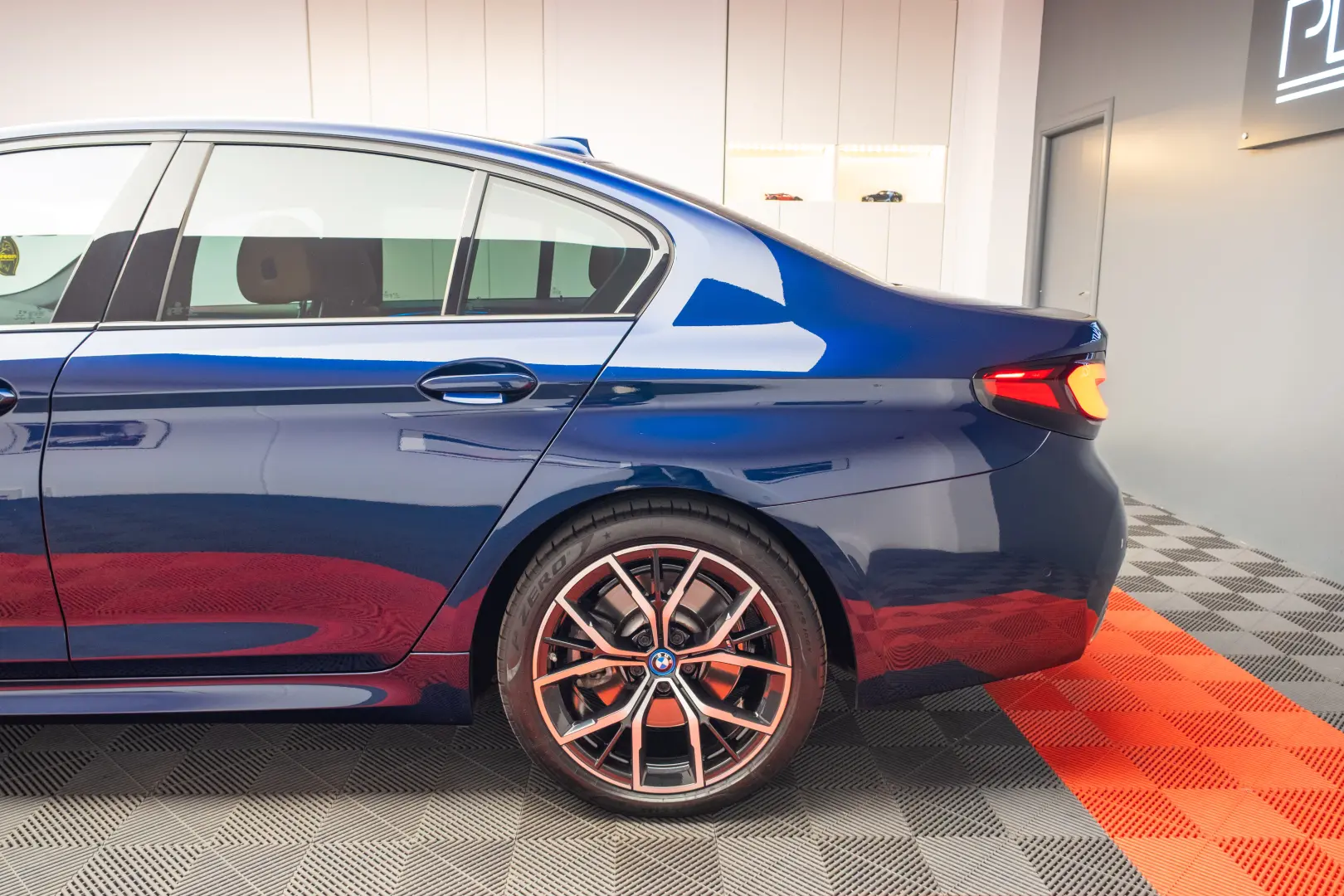 BMW 545e xDrive Pachet M Plug in Hybrid
