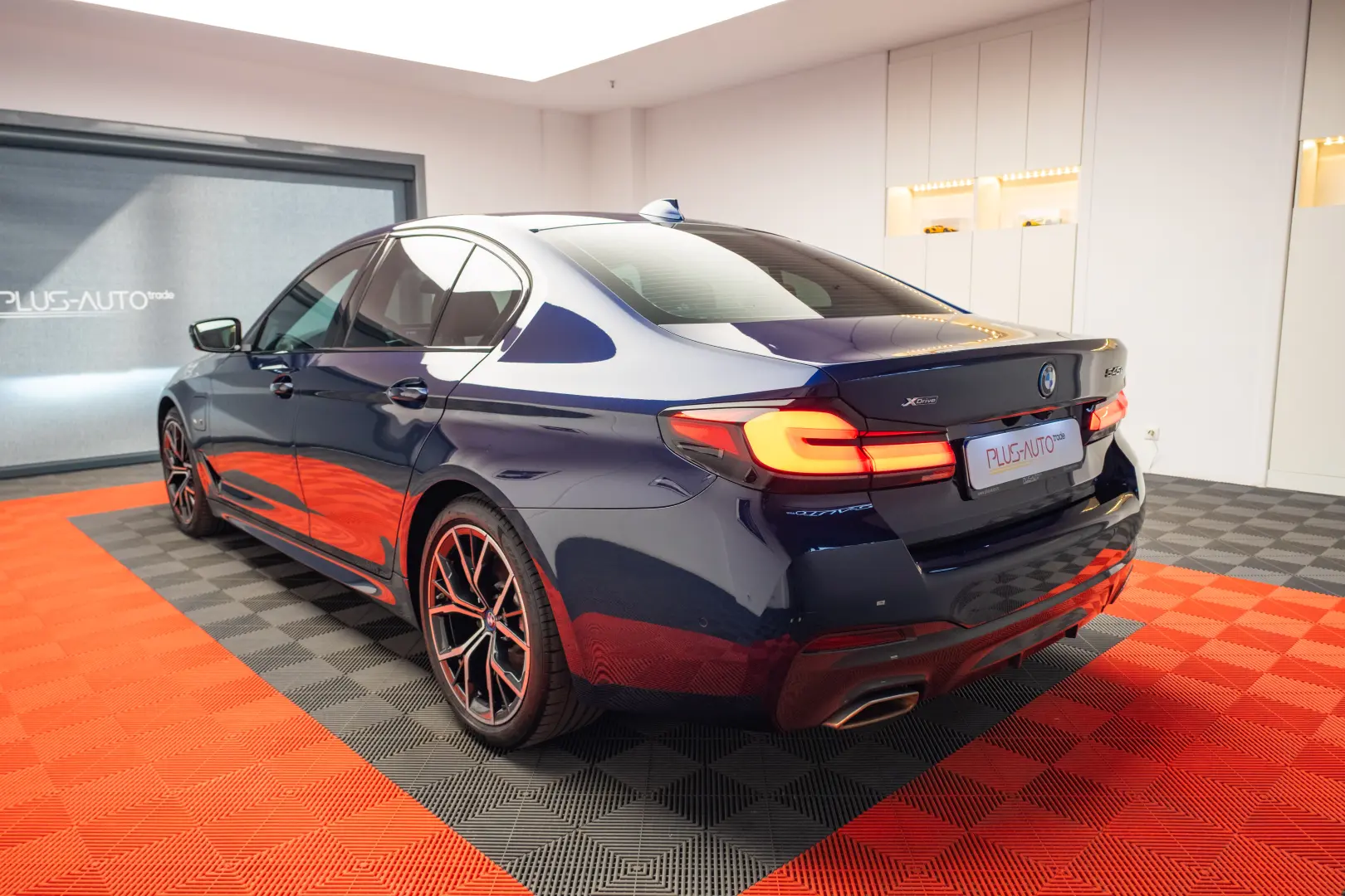 BMW 545e xDrive Pachet M Plug in Hybrid