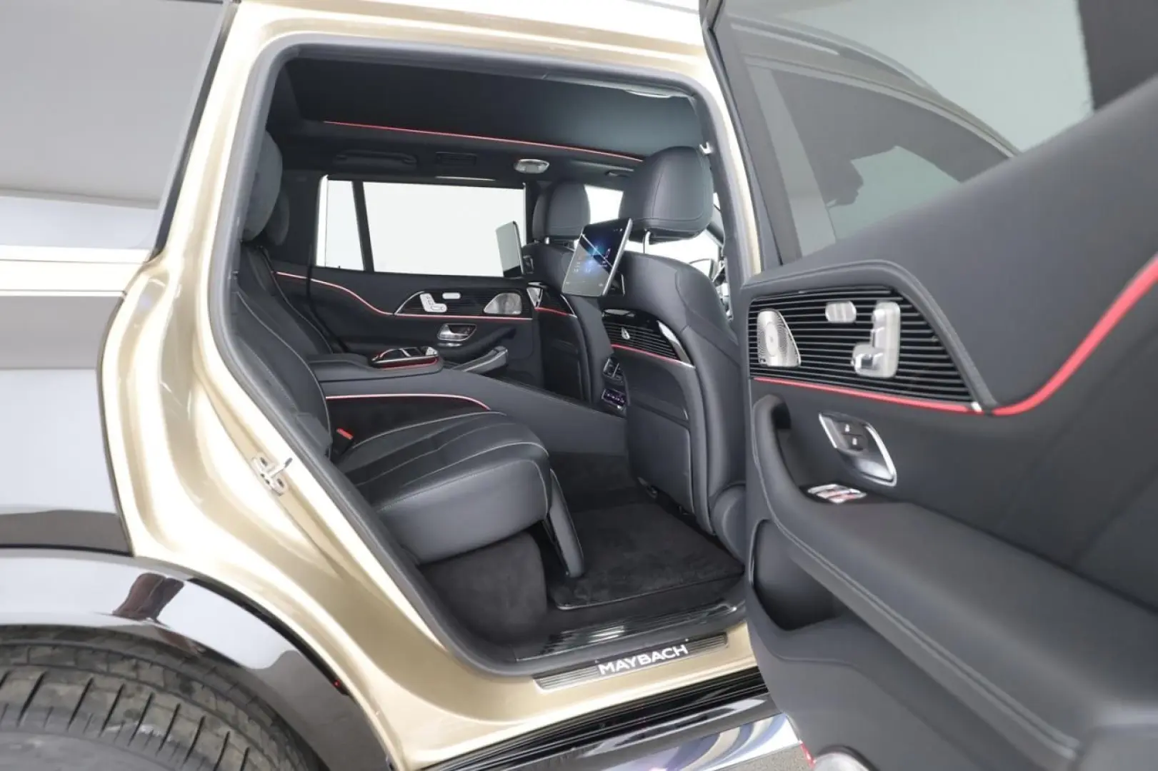 GLS 600 Maybach First-Class Fond TV Massage Pano