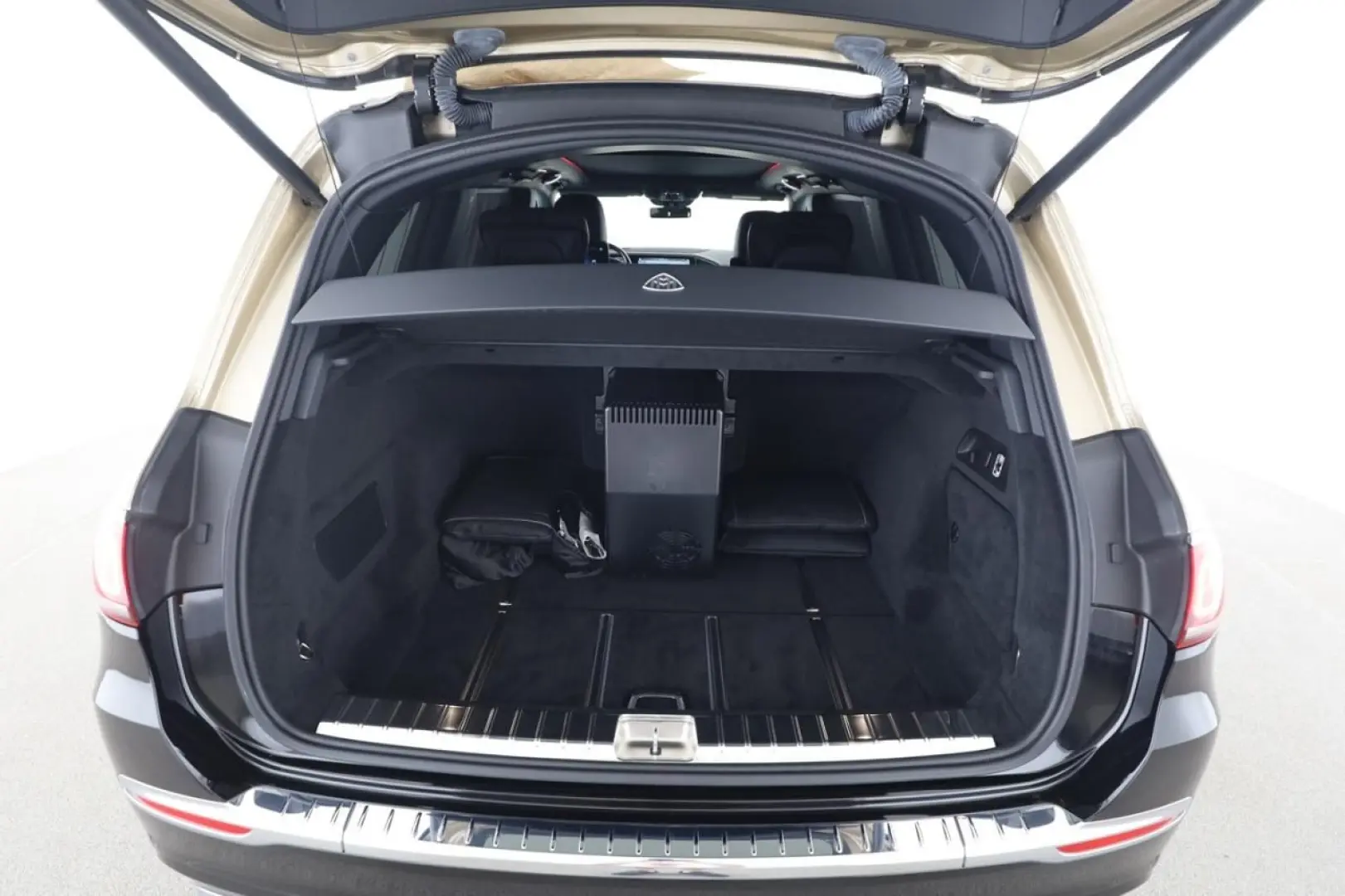 GLS 600 Maybach First-Class Fond TV Massage Pano
