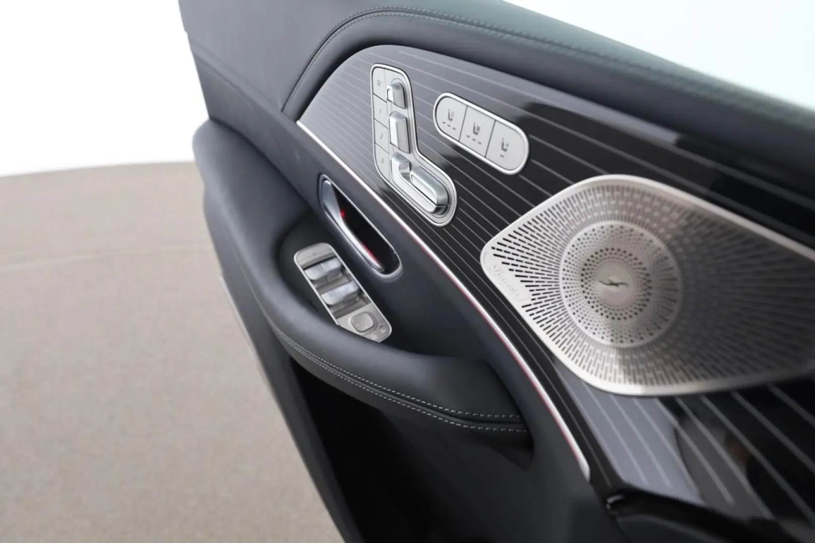 GLS 600 Maybach First-Class Fond TV Massage Pano
