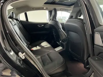 S60 T8 Ultimate Dark Recharge AWD B&W Massage