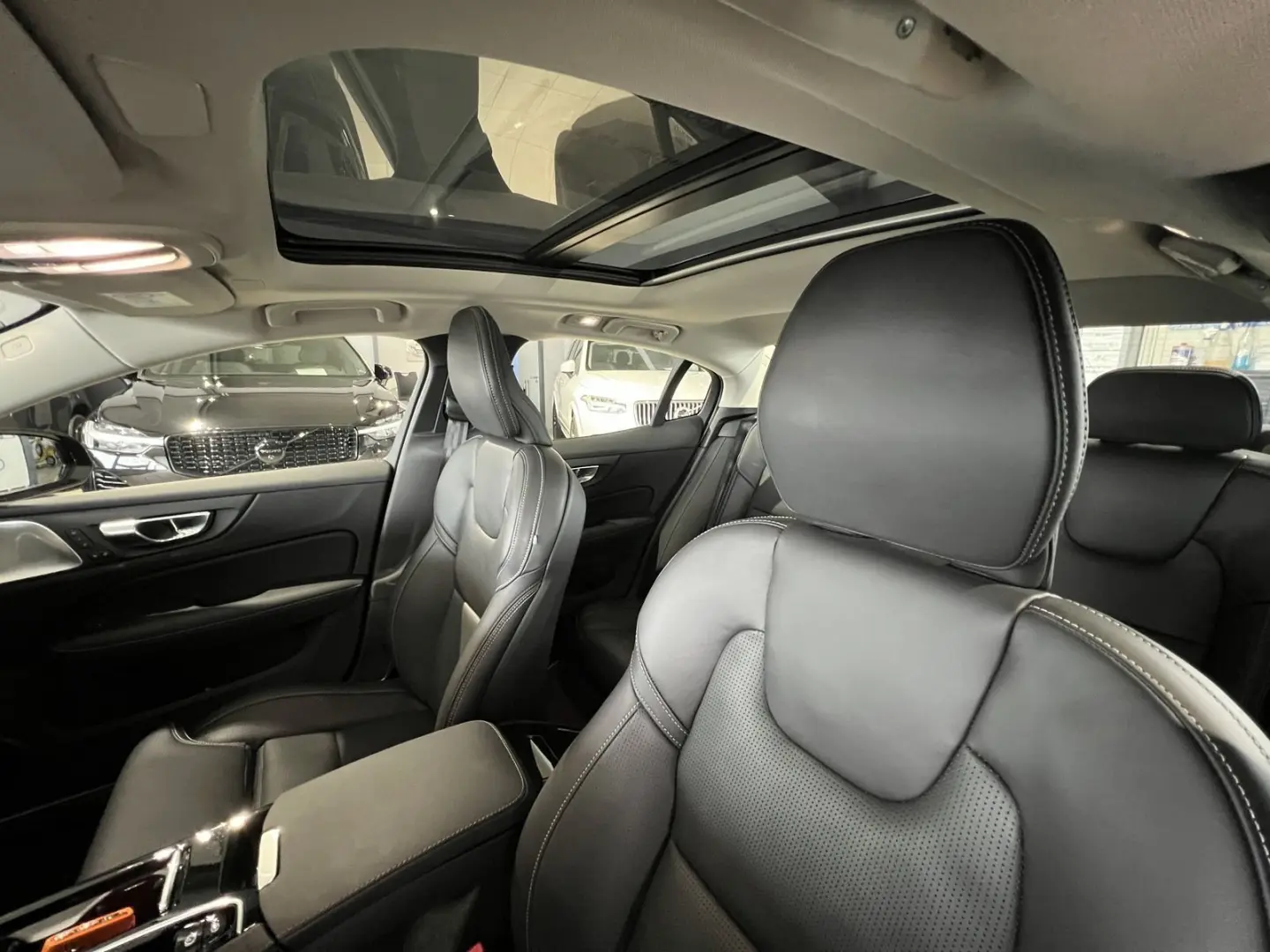 S60 T8 Ultimate Dark Recharge AWD B&W Massage