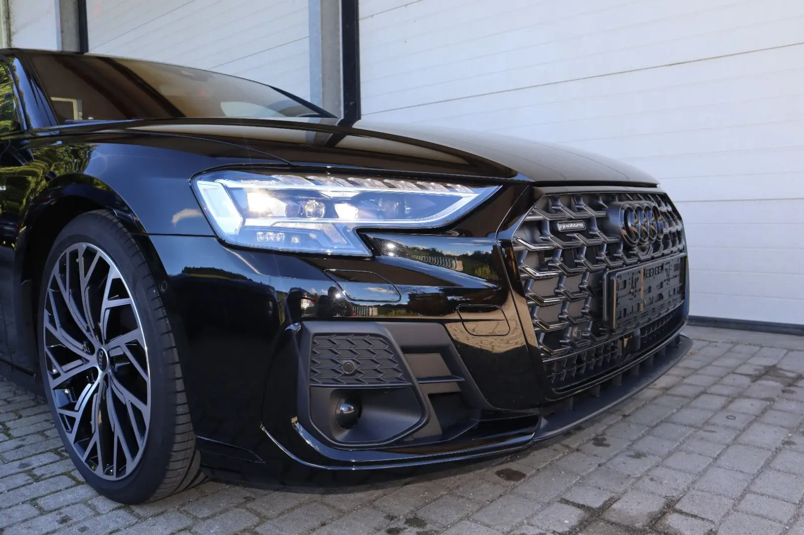 Audi A8L 60 TFSIe lang exclusive