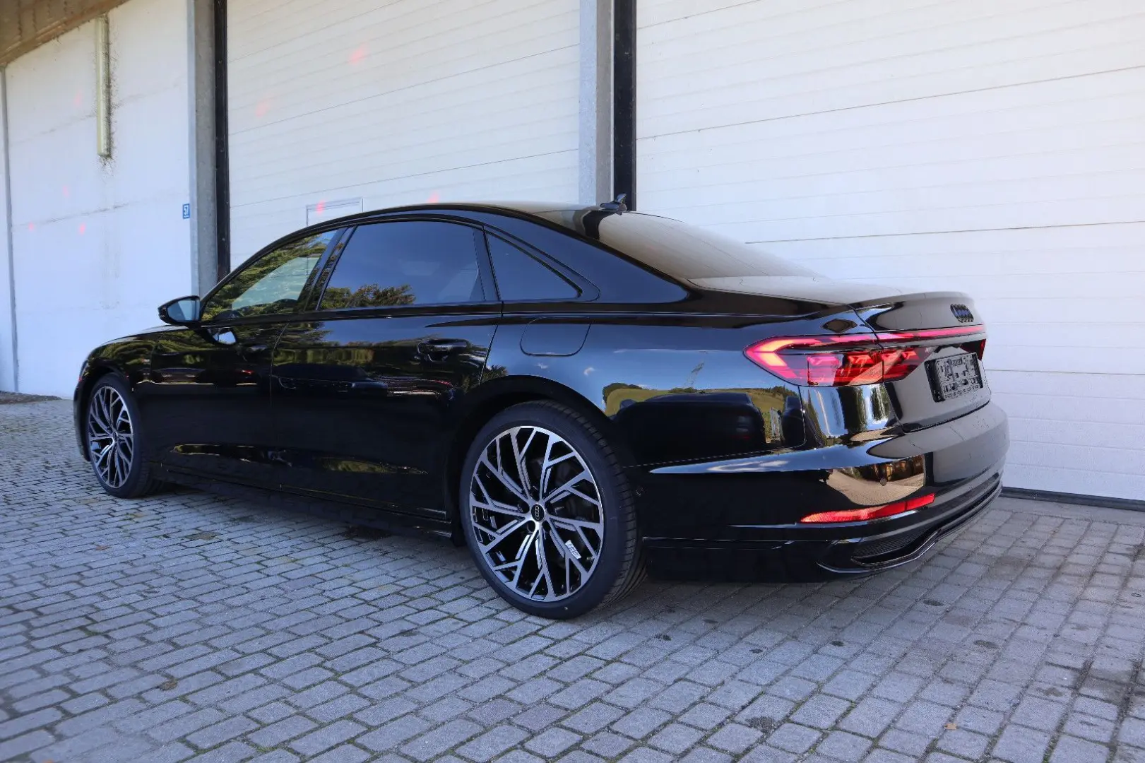Audi A8L 60 TFSIe lang exclusive