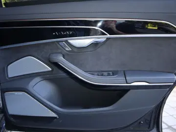 Audi A8L 60 TFSIe lang exclusive