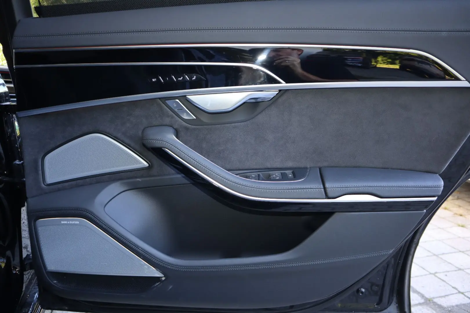 Audi A8L 60 TFSIe lang exclusive