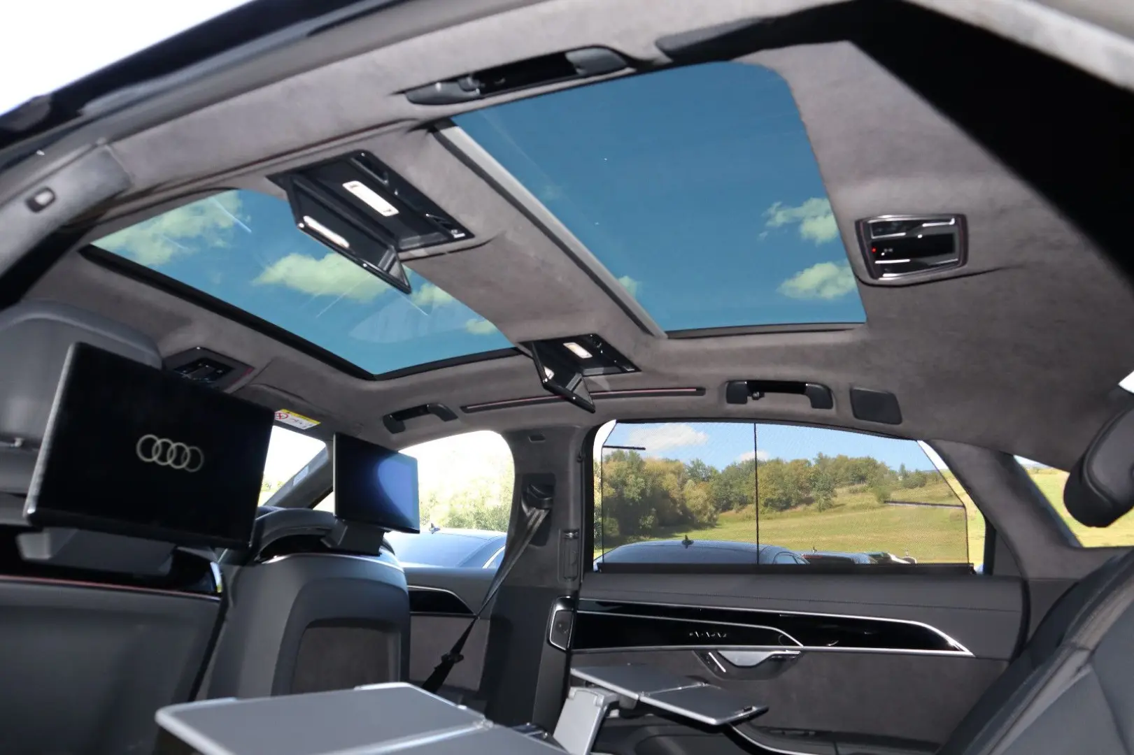 Audi A8L 60 TFSIe lang exclusive