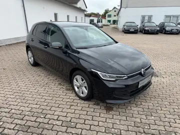 Golf VIII Life 1.5 eTSI 7-DSG KAMERA LED HUD