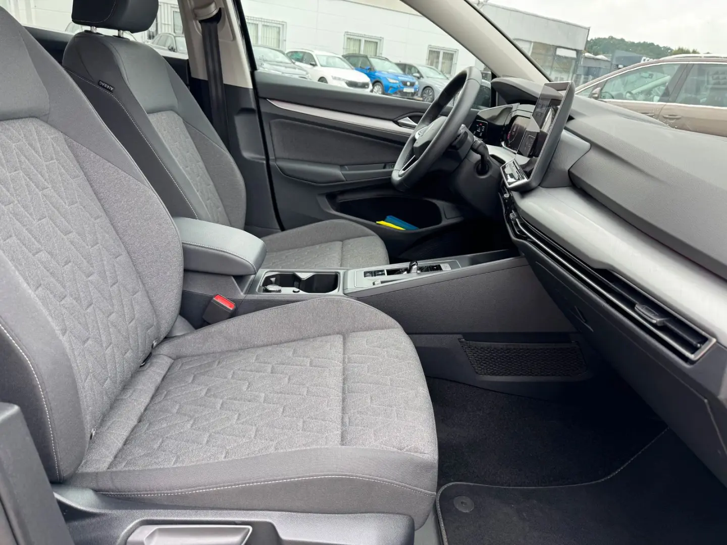 Golf VIII Life 1.5 eTSI 7-DSG KAMERA LED HUD