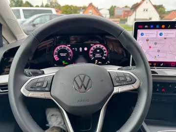 Golf VIII Life 1.5 eTSI 7-DSG KAMERA LED HUD