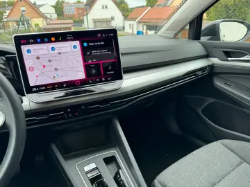 Golf VIII Life 1.5 eTSI 7-DSG KAMERA LED HUD