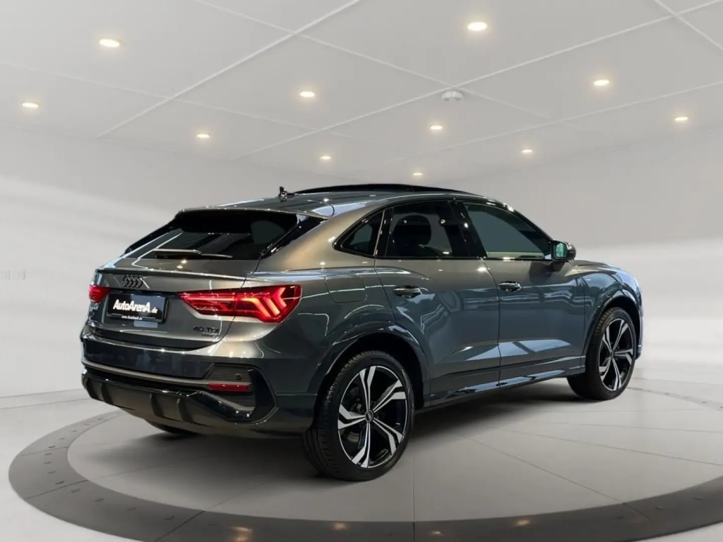 Audi Q3 40 TDI quattro S line Sportback **Pano/