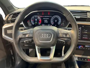 Audi Q3 40 TDI quattro S line Sportback **Pano/