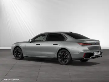 750e xDrive Individual/Frozen|M Sport Pro|B&W