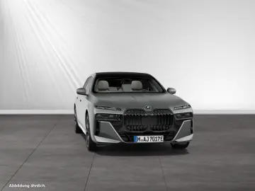 750e xDrive Individual/Frozen|M Sport Pro|B&W