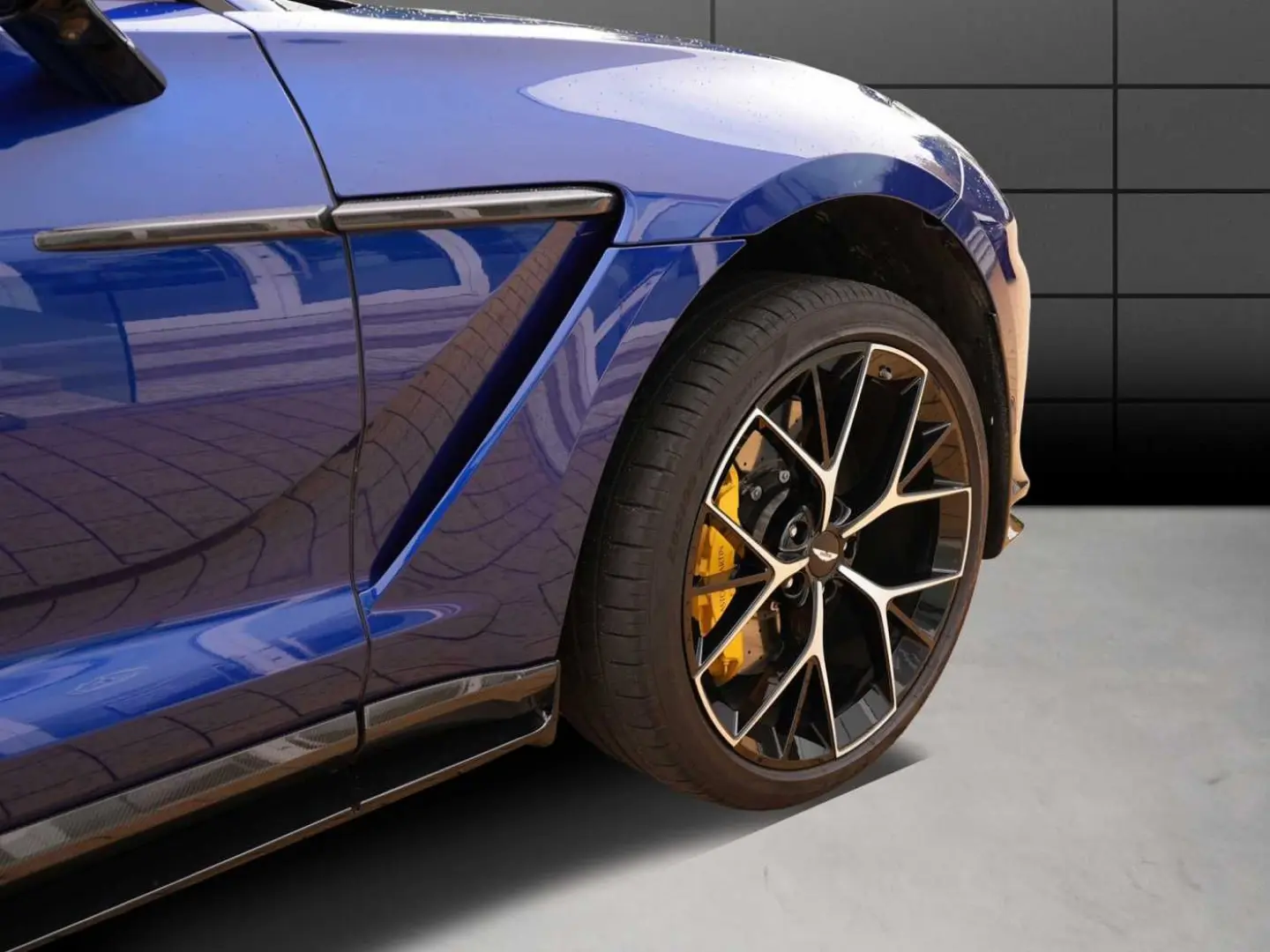 Aston Martin DBX 707 MY 2025