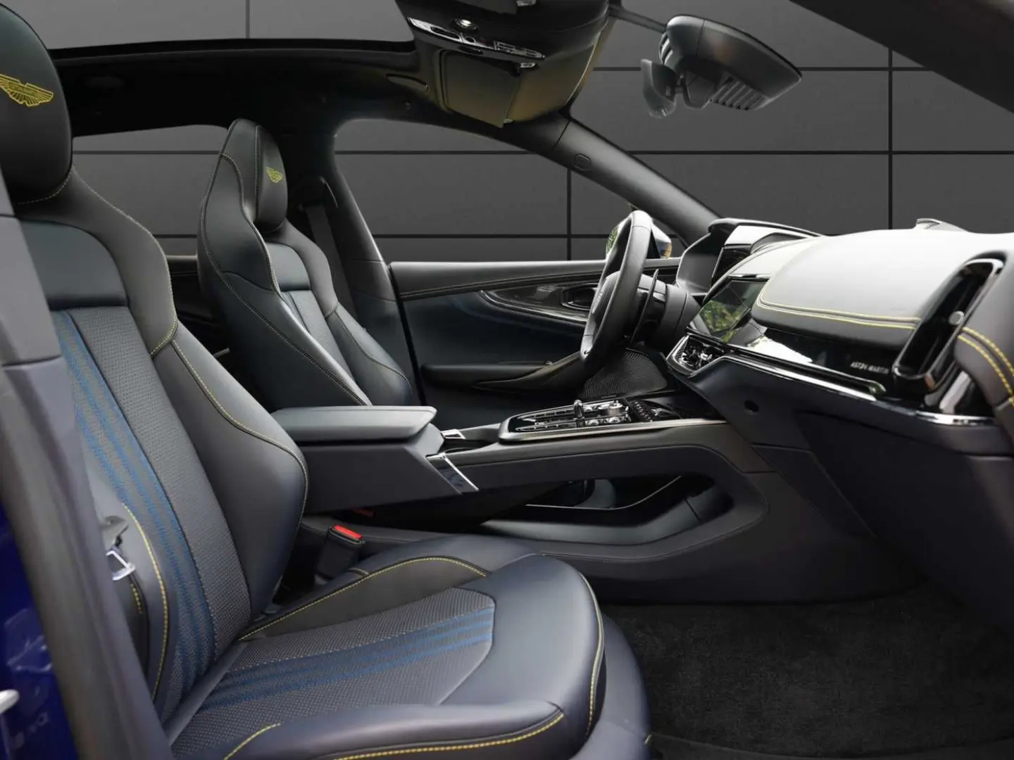 Aston Martin DBX 707 MY 2025