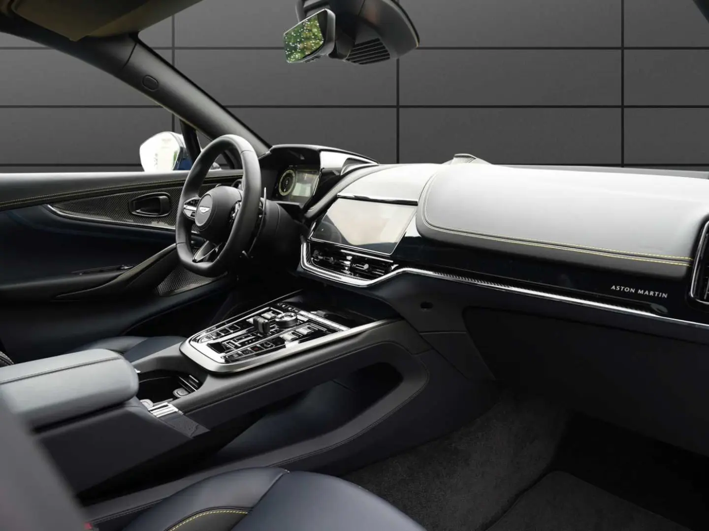 Aston Martin DBX 707 MY 2025