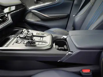 Aston Martin DBX 707 MY 2025