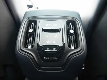 Aston Martin DBX 707 MY 2025
