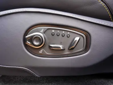 Aston Martin DBX 707 MY 2025