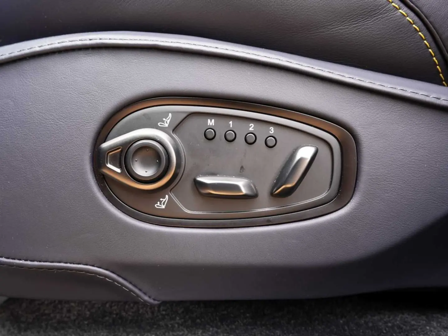 Aston Martin DBX 707 MY 2025