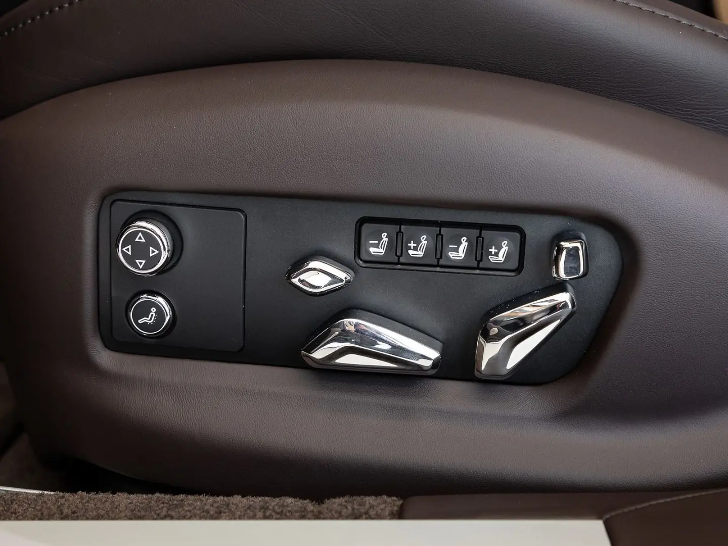 Bentley  Flying Spur S V8