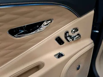 Bentley Flying Spur Azure V8