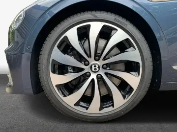 Bentley New Flying Spur V8 Azure
