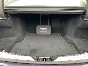 Bentley New Flying Spur V8 Azure
