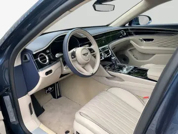 Bentley New Flying Spur V8 Azure