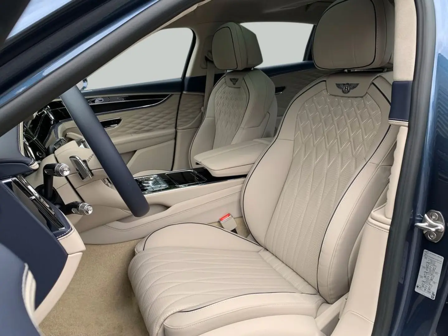Bentley New Flying Spur V8 Azure