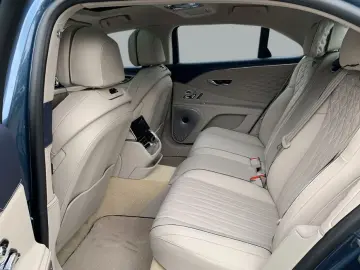 Bentley New Flying Spur V8 Azure