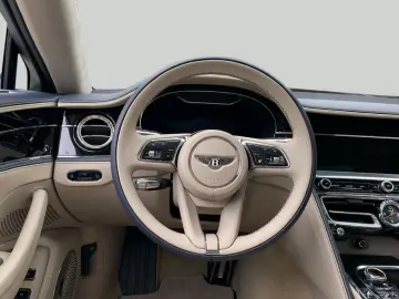 Bentley New Flying Spur V8 Azure