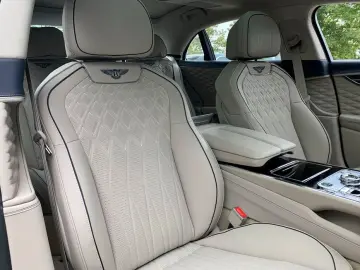 Bentley New Flying Spur V8 Azure