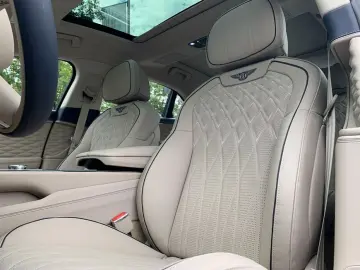 Bentley New Flying Spur V8 Azure