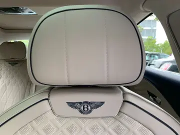 Bentley New Flying Spur V8 Azure