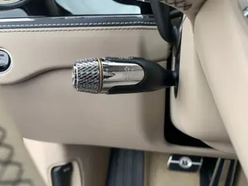 Bentley New Flying Spur V8 Azure
